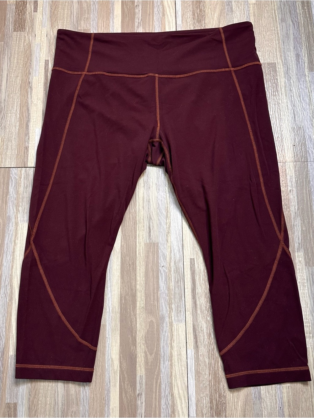 Athleta Burgundy Crop Leggings with Contrast Stitching Women’s Size XL